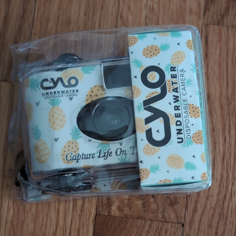 CYLO Underwater Disposable Camera - Pineapple Design